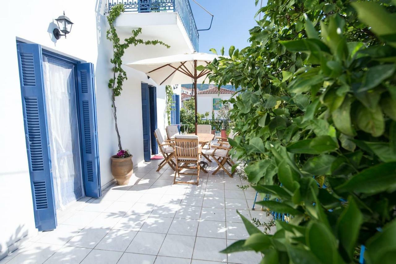 Aquarella-Stylish Veranda Apartment In Centre Of Poros Town Exterior foto