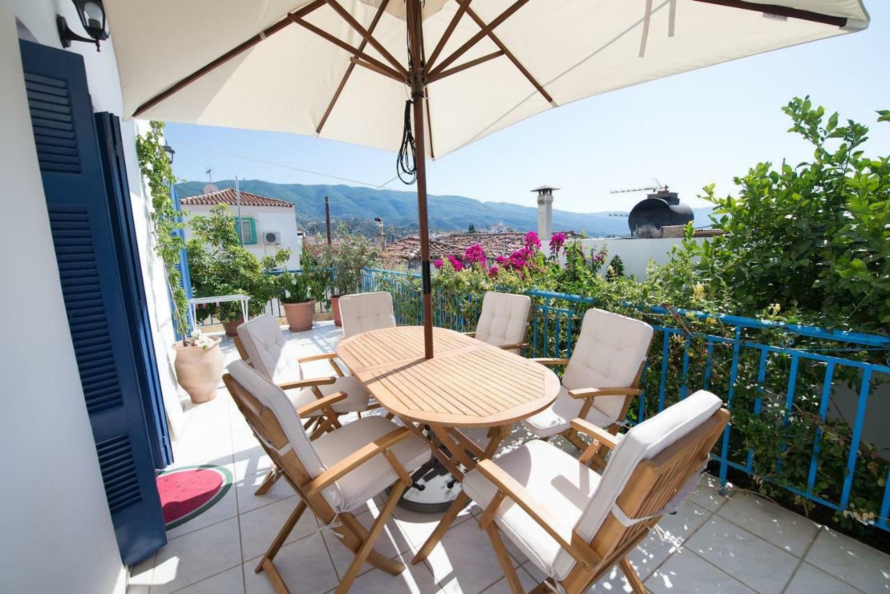 Aquarella-Stylish Veranda Apartment In Centre Of Poros Town Exterior foto